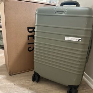 BEIS The Carryon Roller in Olive